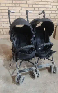 کالسکه دوقلو