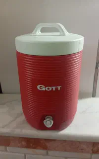 کلمن آب آمریکایی برند  gott