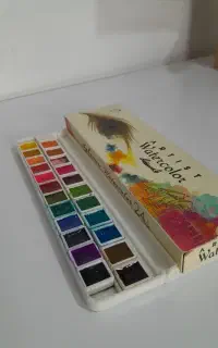 آبرنگ ۲۴ رنگ برند آقامیری