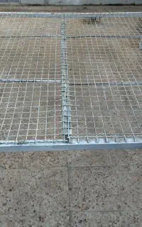 تخت فلزی