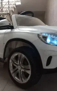 ماشین شارژی BENZ کولردار سایزبزرگ شیک کاملا سالم