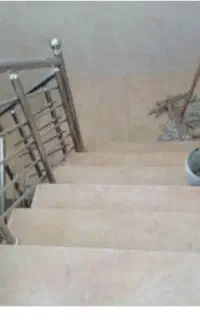 نظافتچی اقا راه پله و پارکینگ