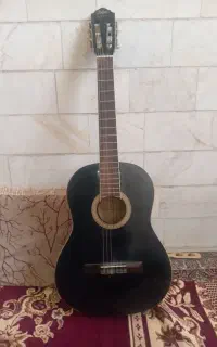 فروش گیتار در حد نو