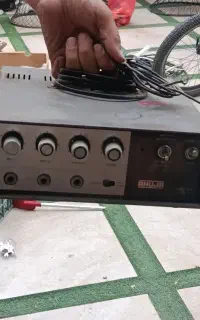 دستگاه و میکروفن