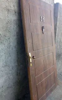 یک عدد درب منزل ورودی وکیوم