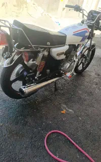 متور هندا 200. 1400