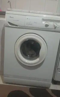 ماشین لباسشویی ۸ کیلویی در حد نو