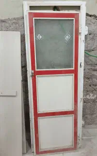 درب آلمنیوم سرویس بهداشتی