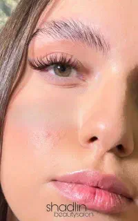 کاشت مژه و کاشت ناخن