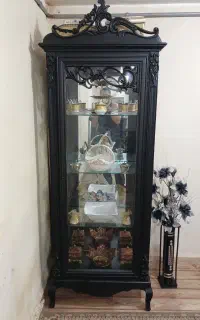 بوفه وساعت دیواری