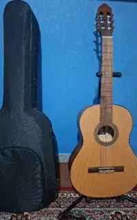 گیتار کلاسیک برند رویال + پایه + هارد کیس