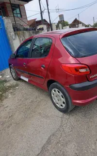 206مدل 82 ماشین خیلی تمیز