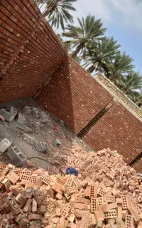 استا بناه دیوار پلاس تر شب بنده