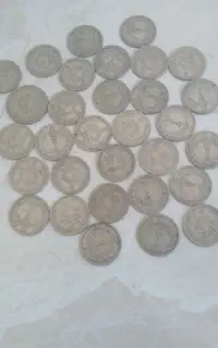 تعداد ۳۲ عدد سکه ی ۲ ریالی شاهی