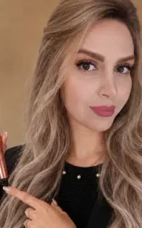 انجام شیدلب، فیبروز ، خط چشم با استاد آرایش دائم