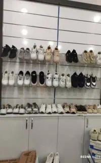 دکور مغازه کفش و کیف