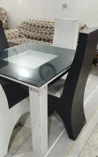فروش نهار خوری ۴ نفره محکم و سالم