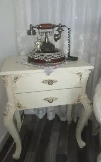میز تلفن سلطنتی سالم