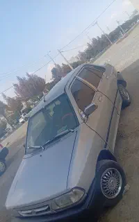 پراید نقره‌ای مدل 89