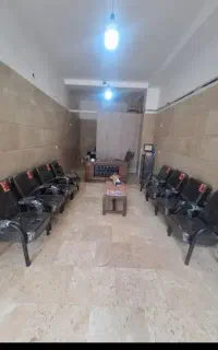 فروش ۸ صندلی با گاوصندوق با میز