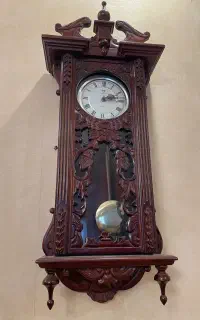 ساعت آونگ دار