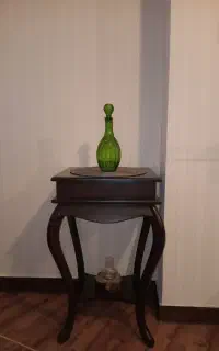کنسول چوبی کاملا سالم