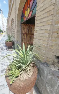 استخدام خانم پاره‌وقت در رستوران