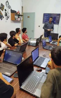 آموزشگاه کامپیوتر ویژن