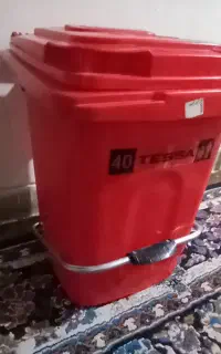 سطل زباله بزرگ
