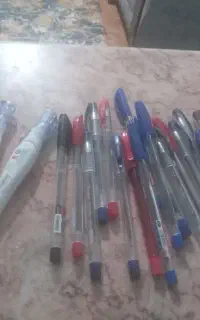 خودکار وغلط گیر..آبی وقرمز ومشکی