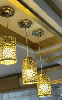 یک جفت لوستر آویز طلایی رنگ