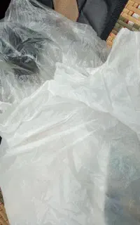 سفره یکبارمصرف و پلاستیک زباله