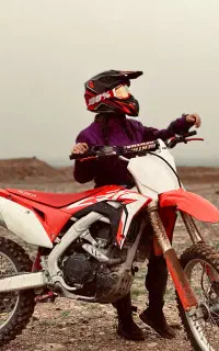 اموزش حرفه ای موتورسواری بانوان و کودکان