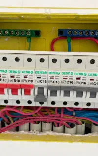 برقکاری.خدمات برق
