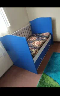 تخت خواب کودک در حد نو تشک دار