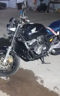 سی بی۴۰۰فروش یامعاوضه