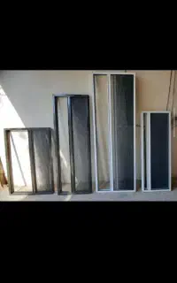 پنجره دوجداره توری پلیسه