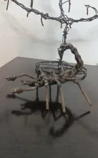 عقرب ساخت دست