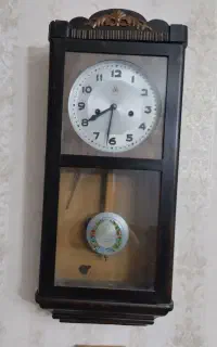 ساعت قدیمی سالم با کوک