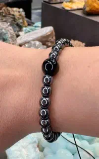 دستبند سنگی حدید