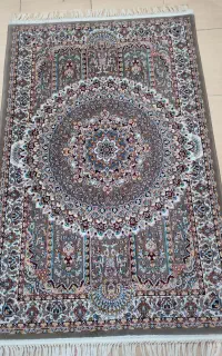 قالیچه یک در یک  و نیم