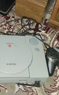 ps1همراه با دو دسته سالم در حد نو ۳میلیون