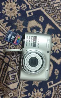 دوربین آکبند همراه با رم کارتن نو آکبند