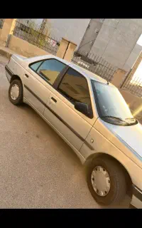 معاوضه پژو مدل ۹۳تمام فابریک و شاسی پلمپ ۲۰۰کار.