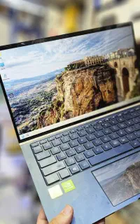 ASUS zen book نسل ۱۰  با گرافیک مجزا