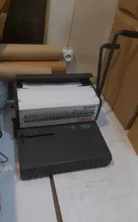 دستگاه پانچ کاغذ
