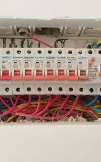 برقکار ساختمان و صنعتی تعمیرات برق و آیفون و کولر