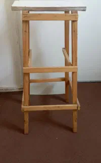چهارپایه چوبی