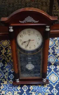 ساعت دیواری قدیمی