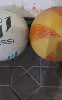 توپ والیبال و فوتبال